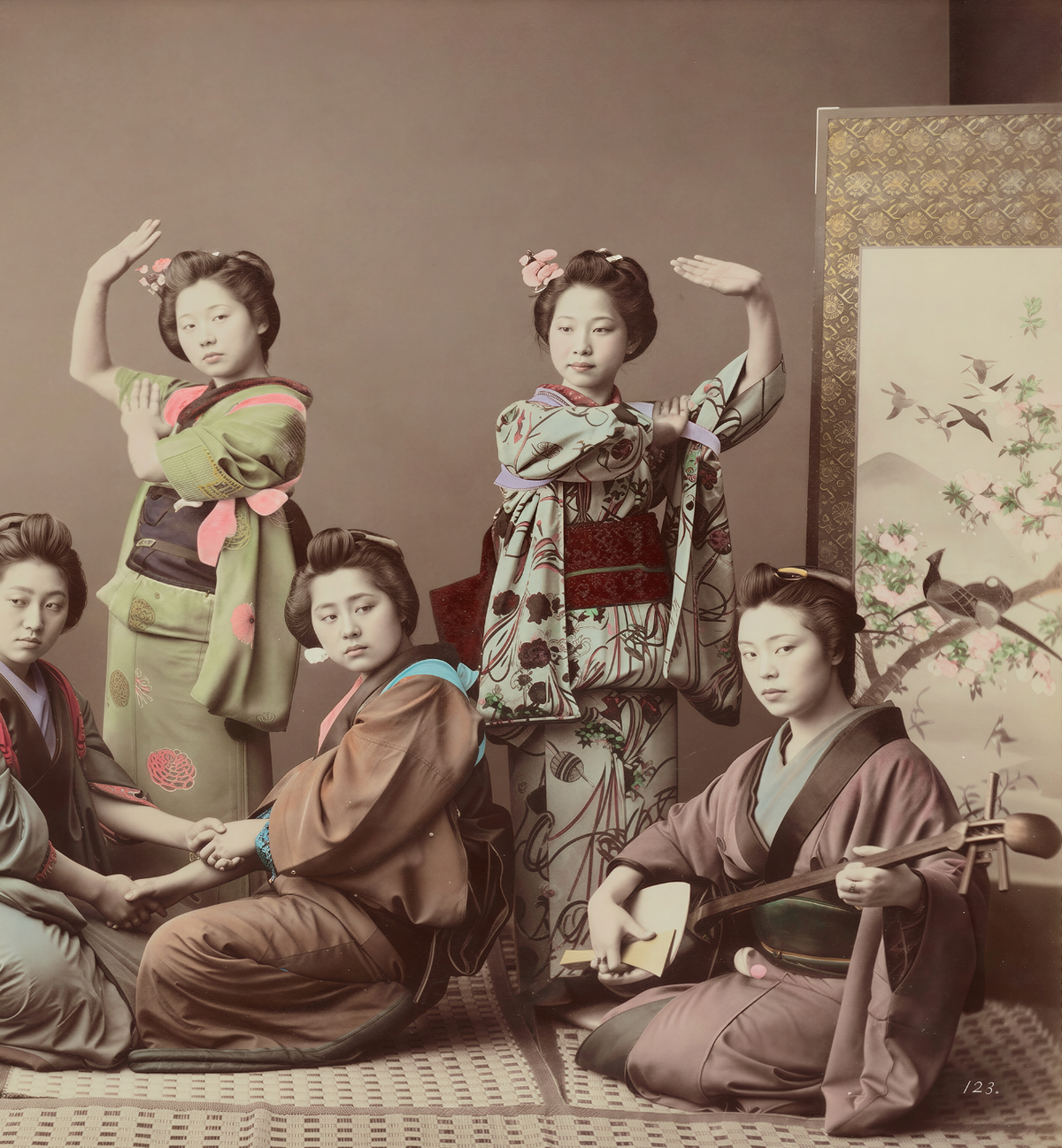 Group of Young Women / Kusakabe Kimbei