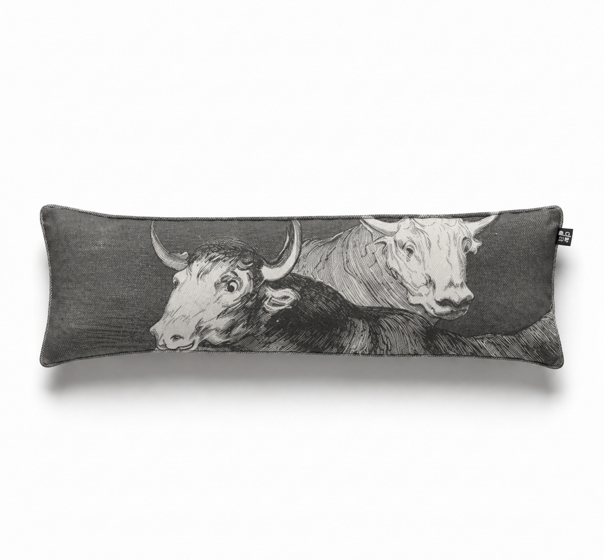 Folly of Little Bulls / Francisco de Goya – Cojín 120 x 35
